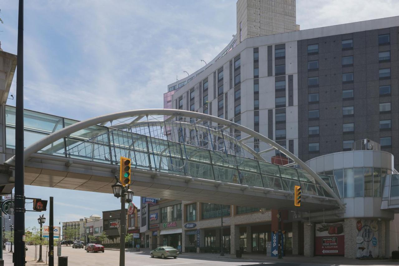 Wyndham Grand Fallsview Hotel Niagara Falls Exterior photo