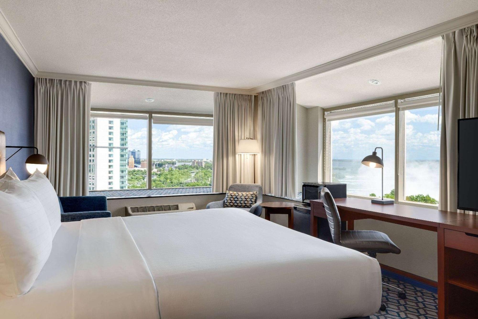 Wyndham Grand Fallsview Hotel Niagara Falls Exterior photo