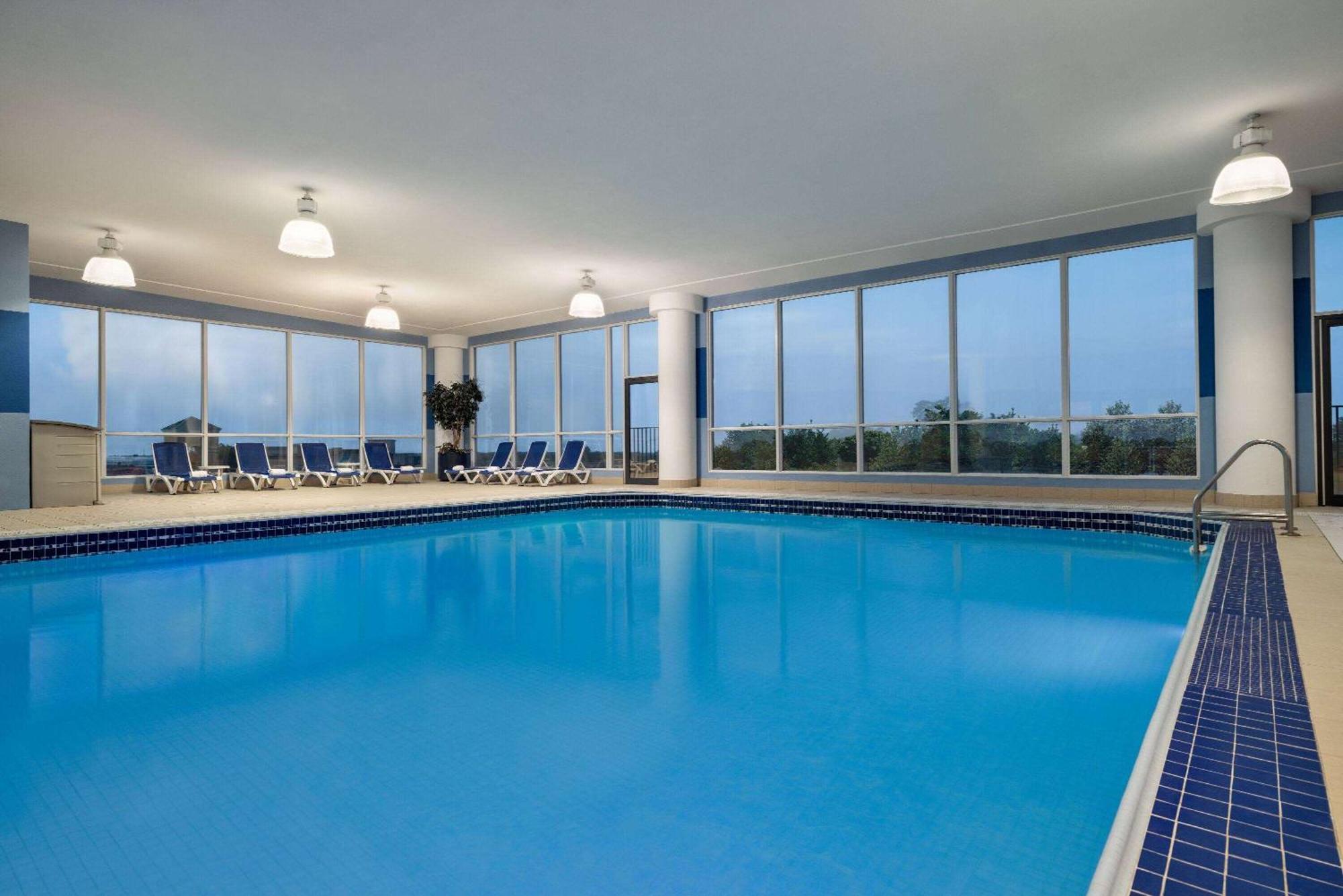 Wyndham Grand Fallsview Hotel Niagara Falls Exterior photo