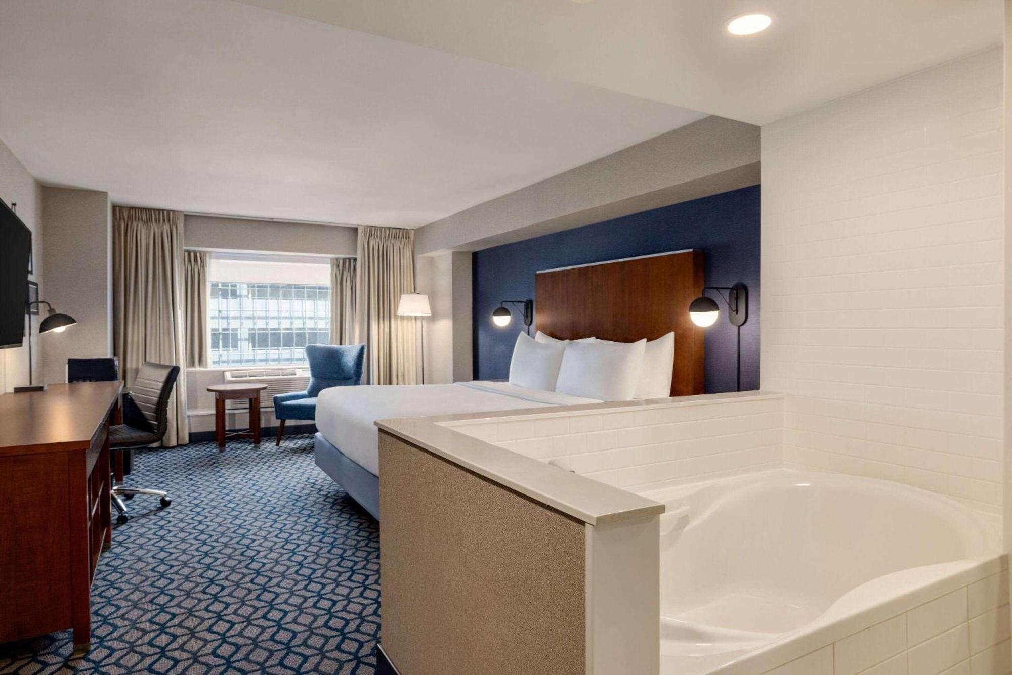 Wyndham Grand Fallsview Hotel Niagara Falls Exterior photo